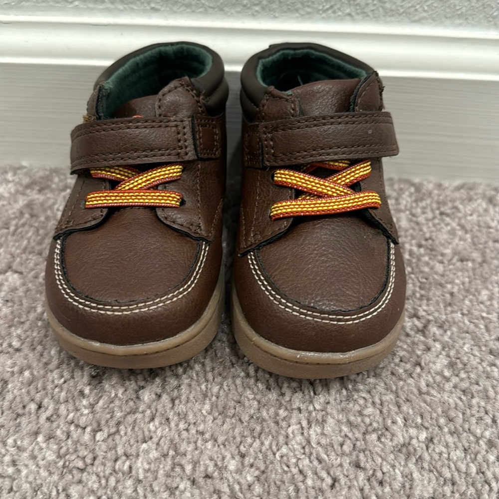 Carter’s 4.5c toddler boots